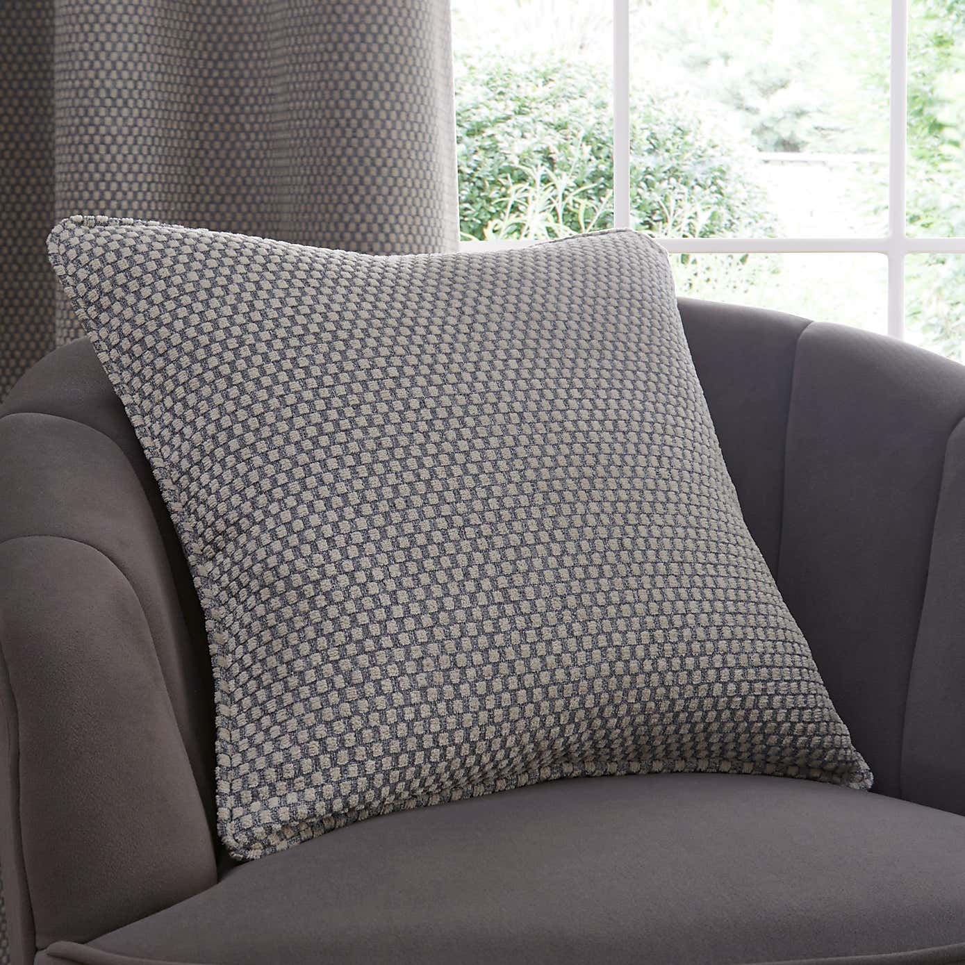 Hava Chenille Cushion