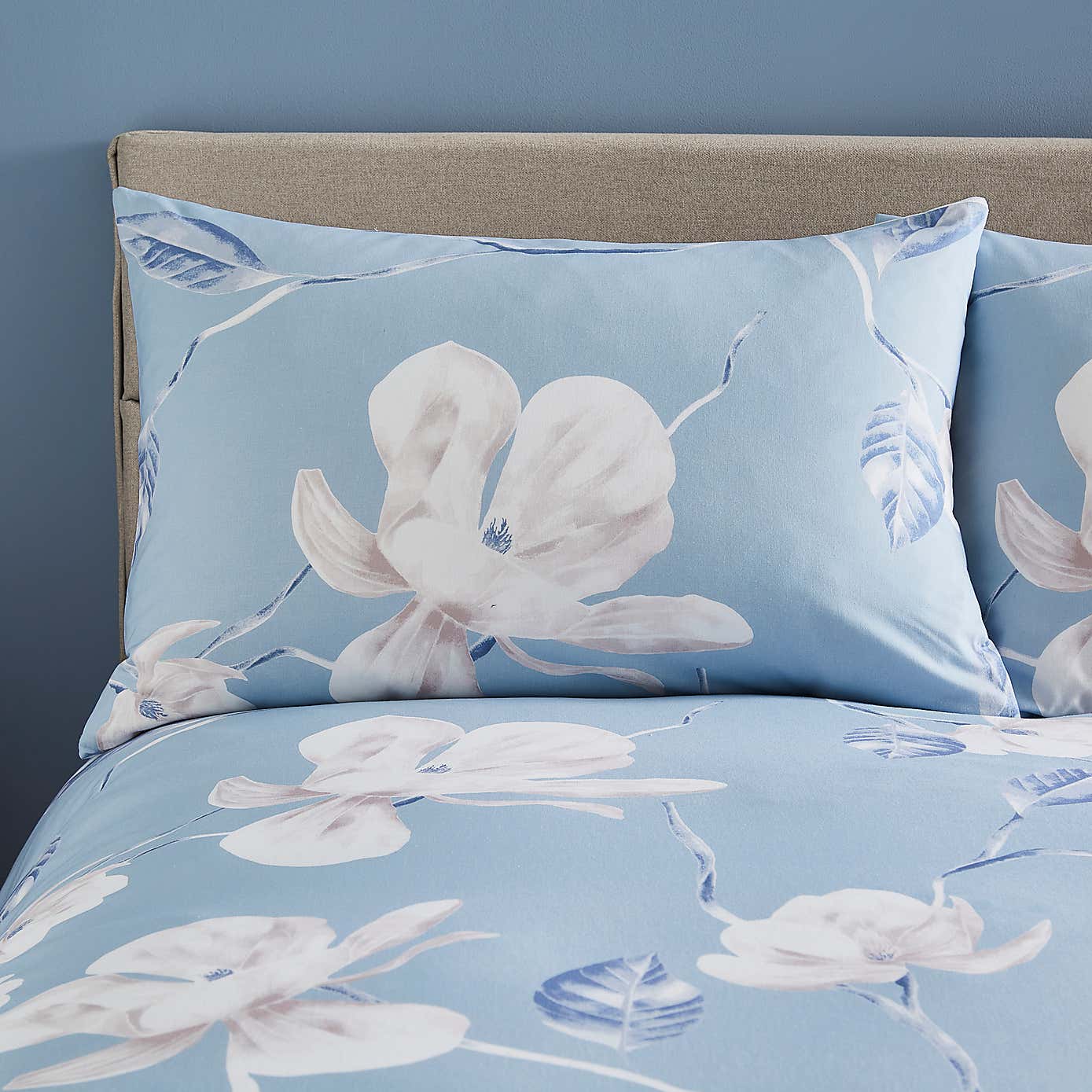 Lois Floral 144 Thread Count Reversible Duvet Cover & Pillowcase Set