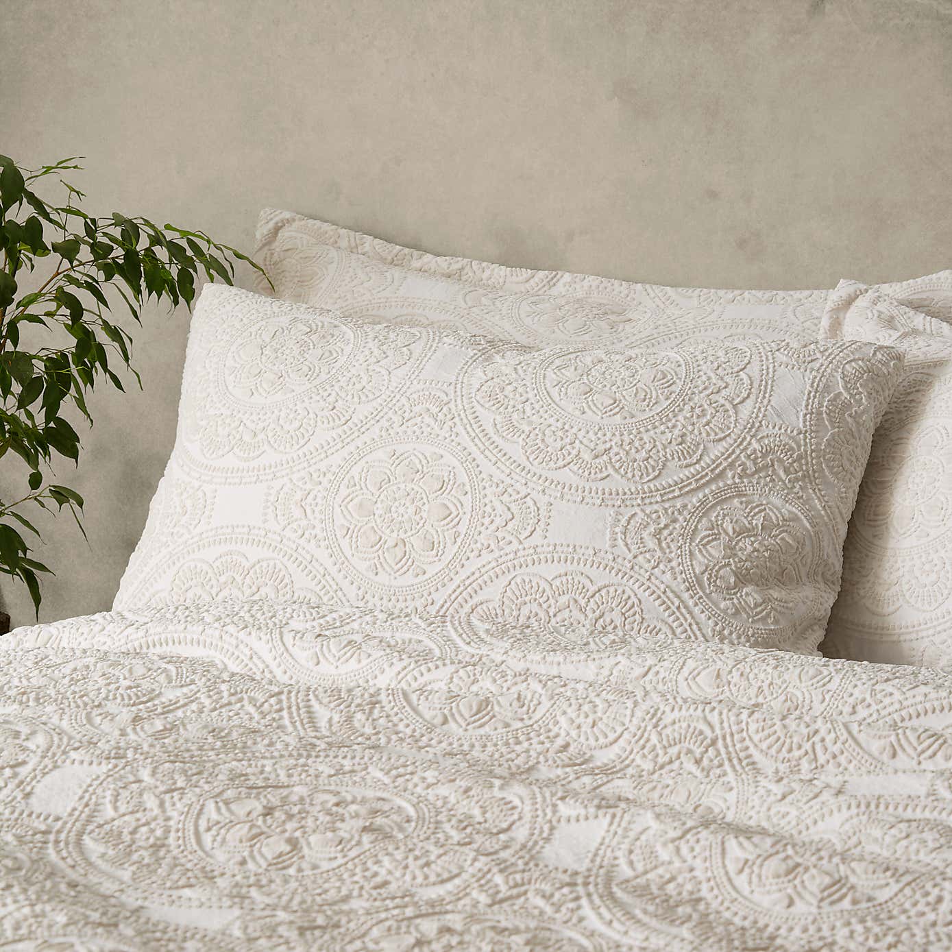 Tama Global Duvet Cover and Pillowcase Set