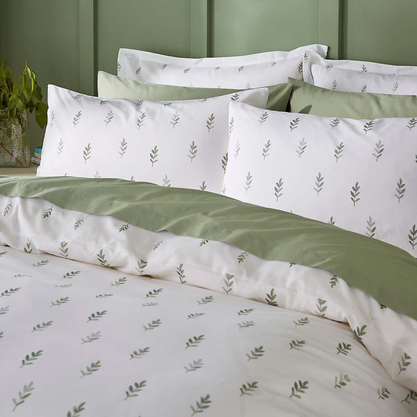 Harper Stem Floral 144 Thread Count Cotton Duvet Cover & Pillowcase Set