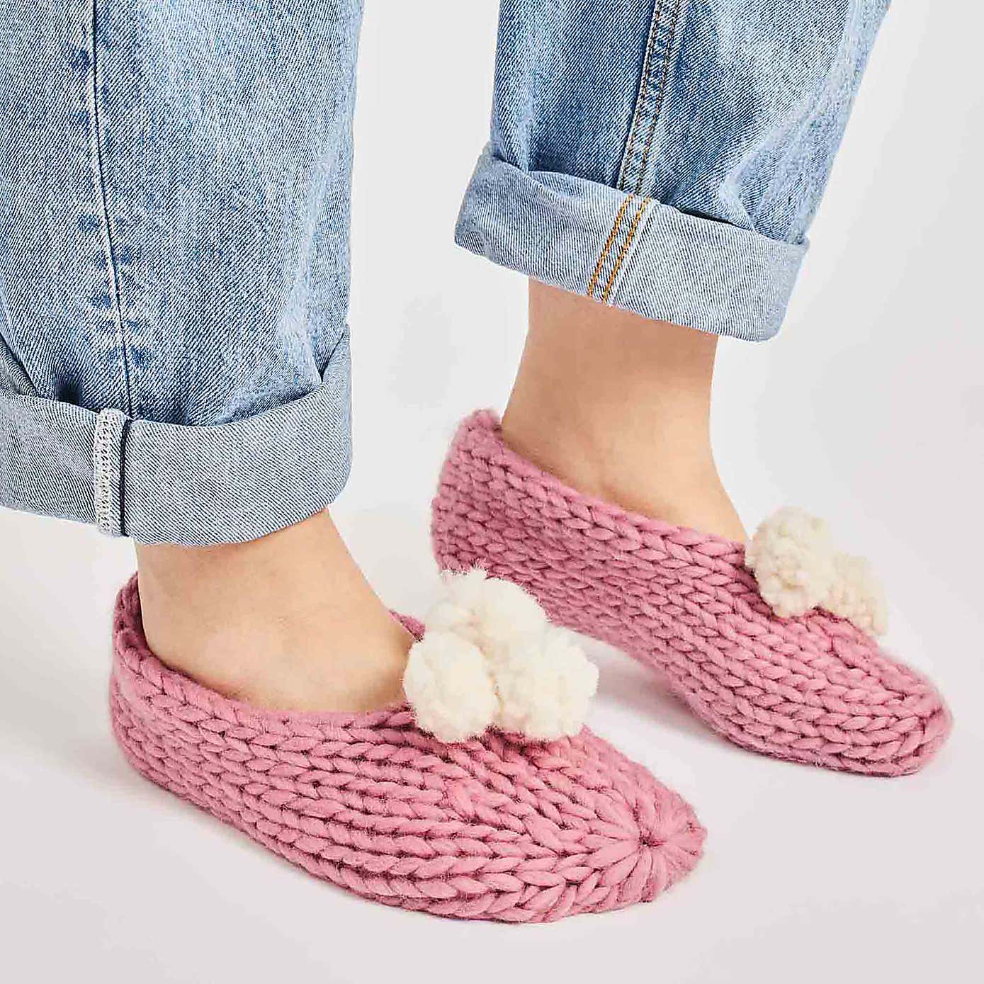 Lola Pom Slippers Knitting Kit