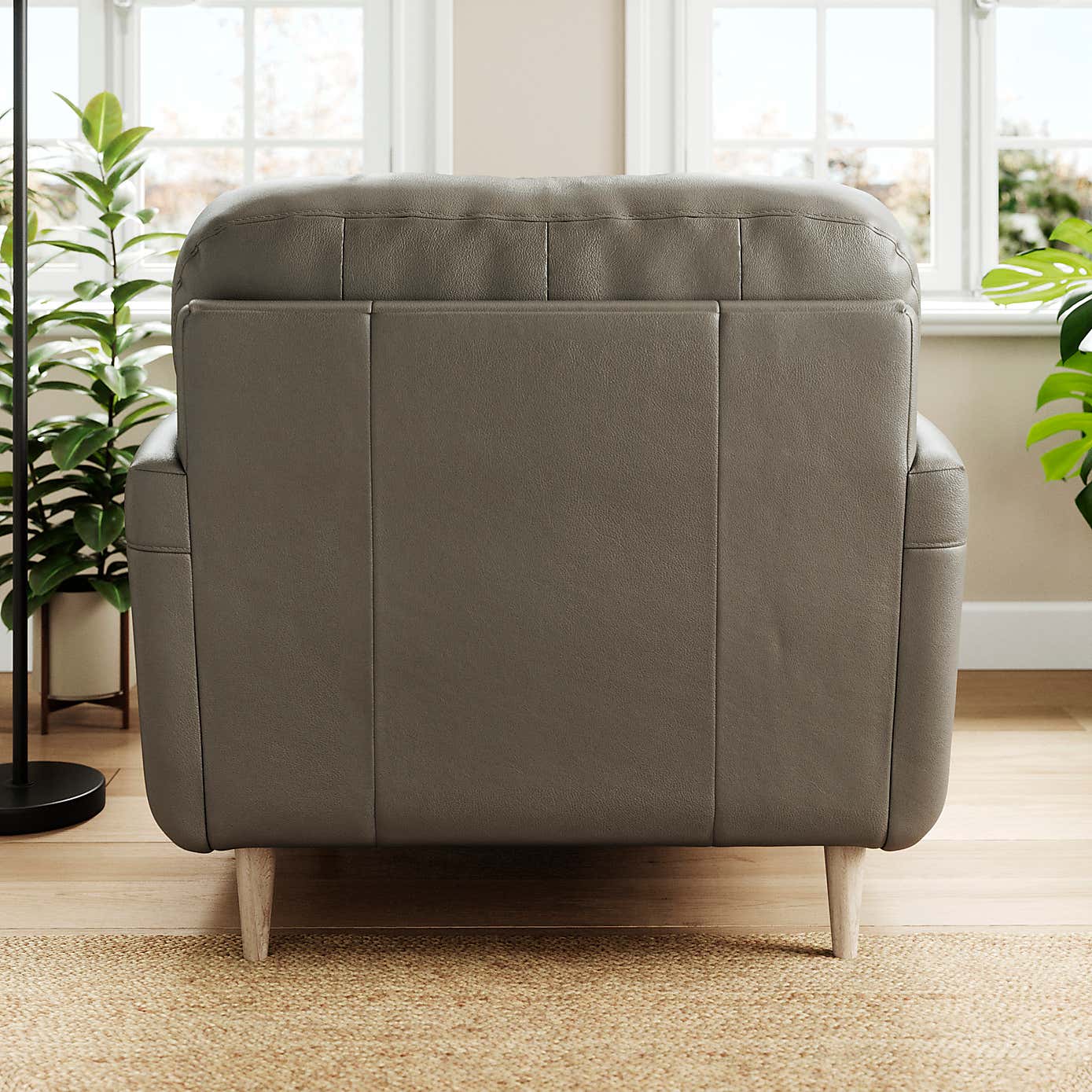 Sven Classic Leather Snuggle Chair