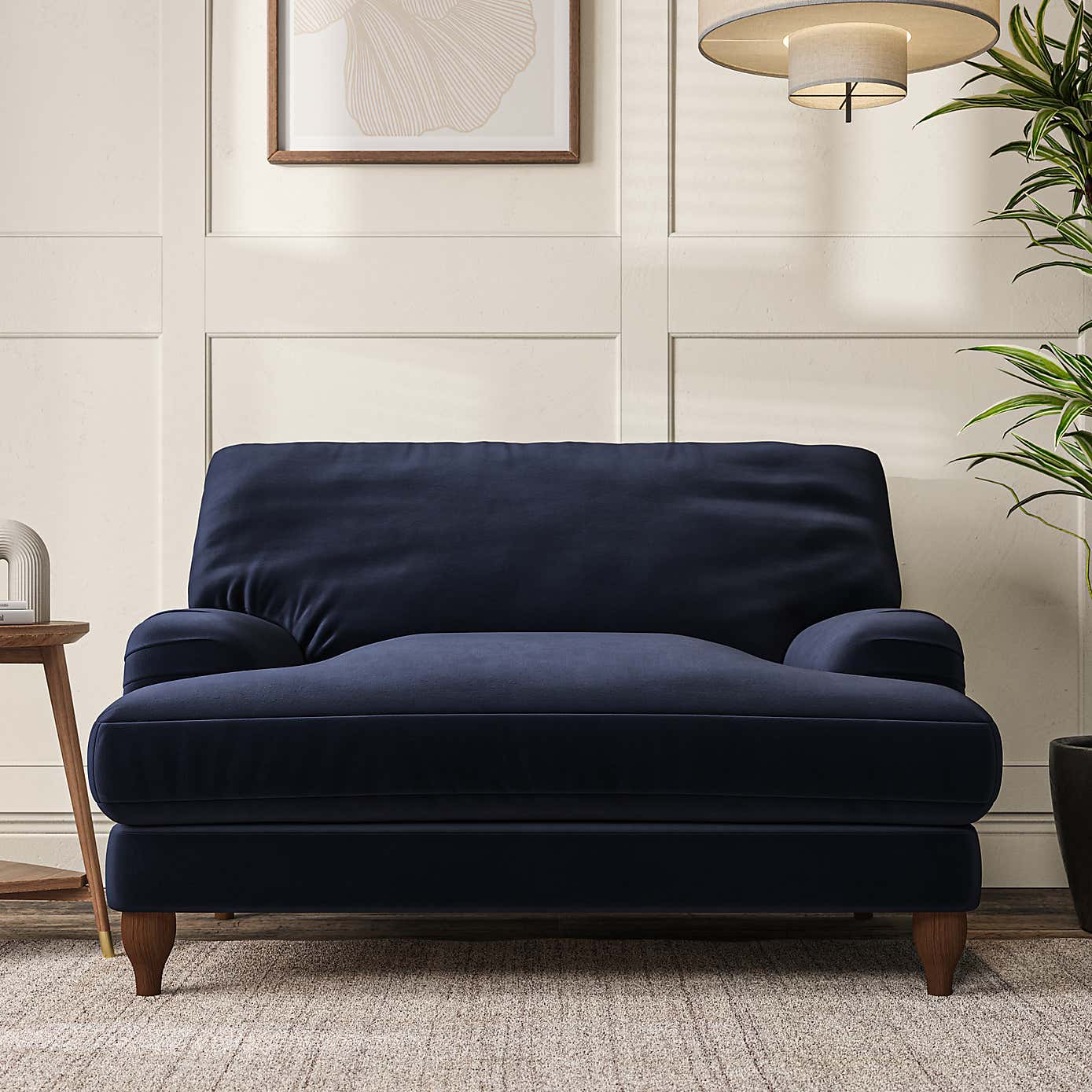 Darwin Snuggle Chair