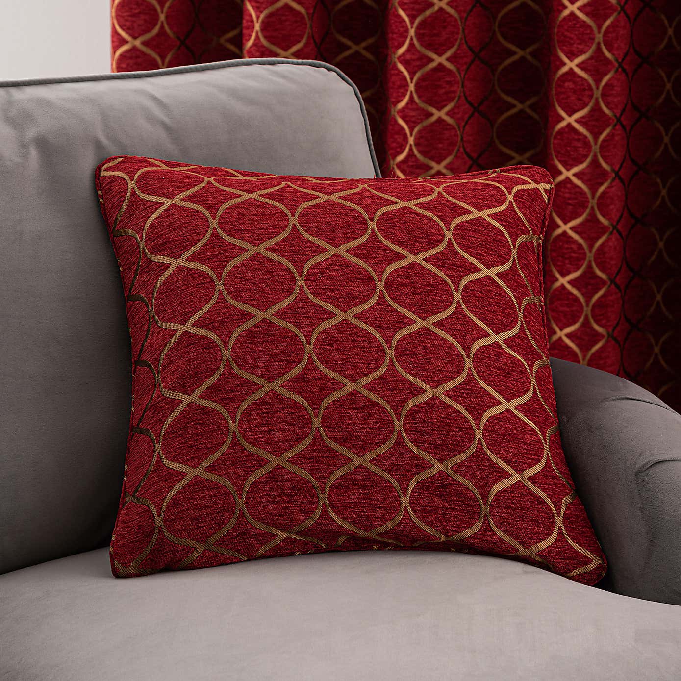 Ogee Chenille Cushion