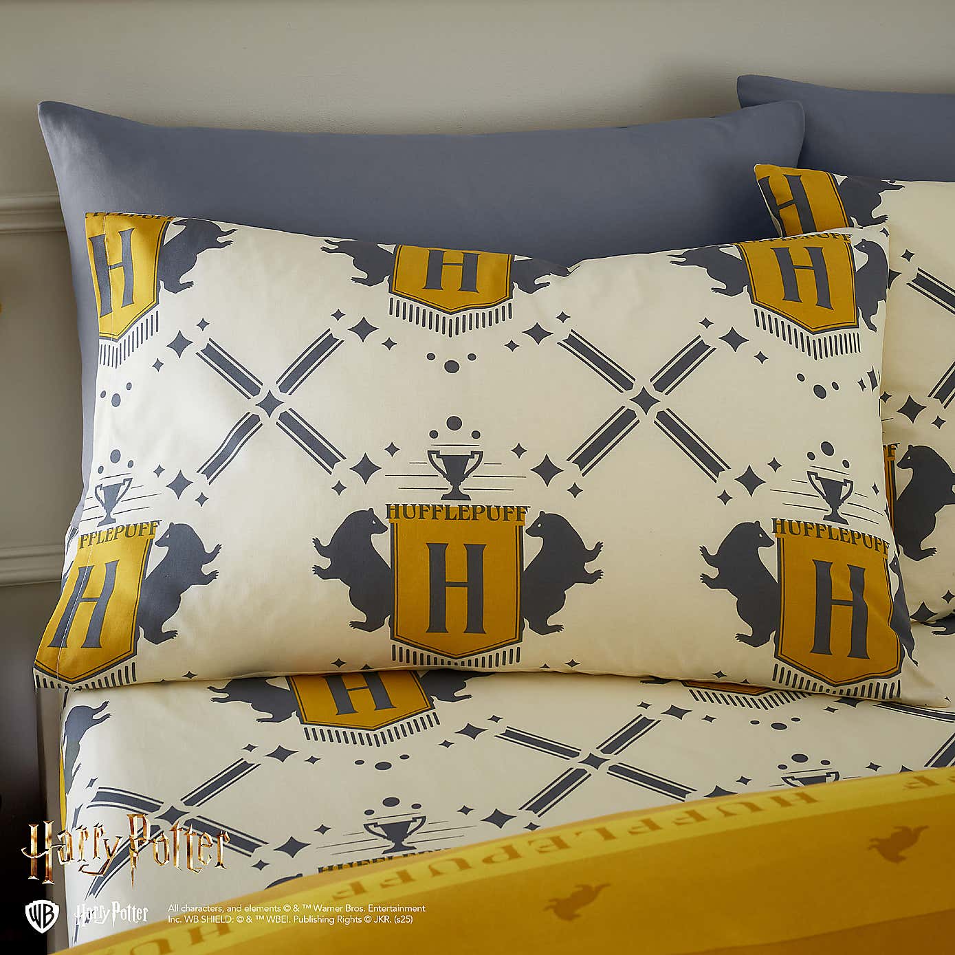 Harry Potter Hufflepuff Reversible Duvet Cover and Pillowcase Set