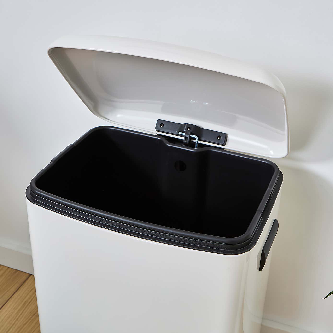 Retro Shape 50L Pedal Bin