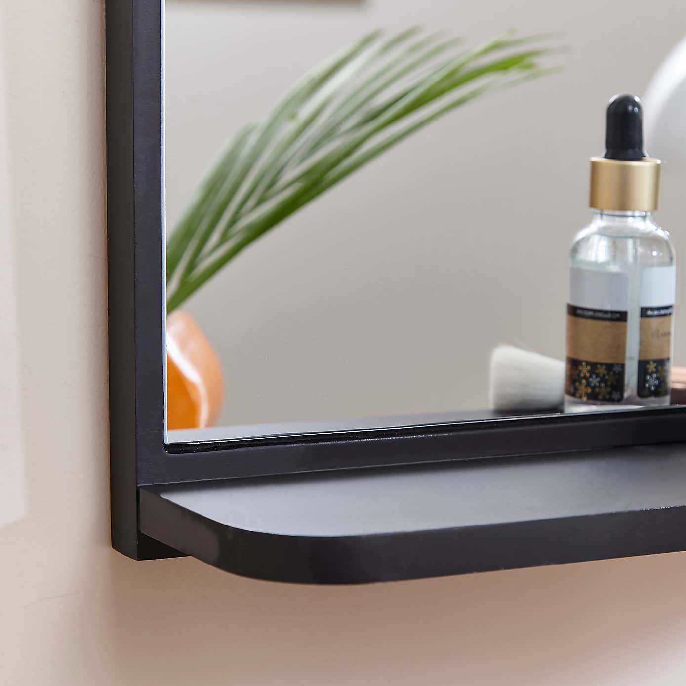 Arched Wall Mirror with Shelf