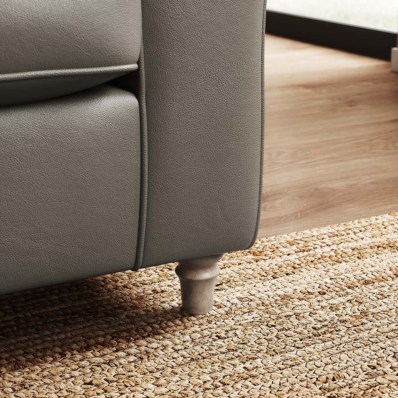 Flori Classic Leather Armchair