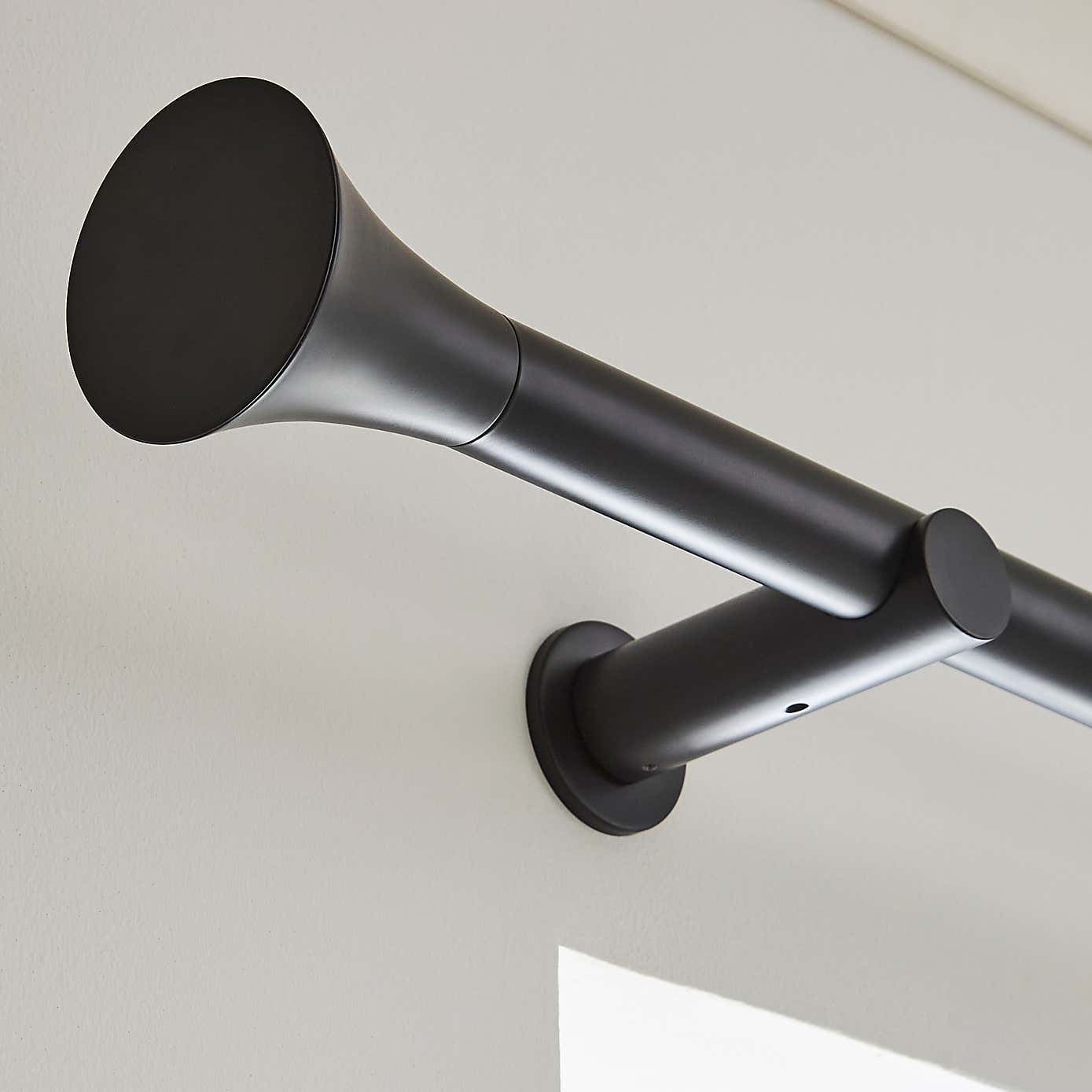 Flush Trumpet Fixed Metal Curtain Pole