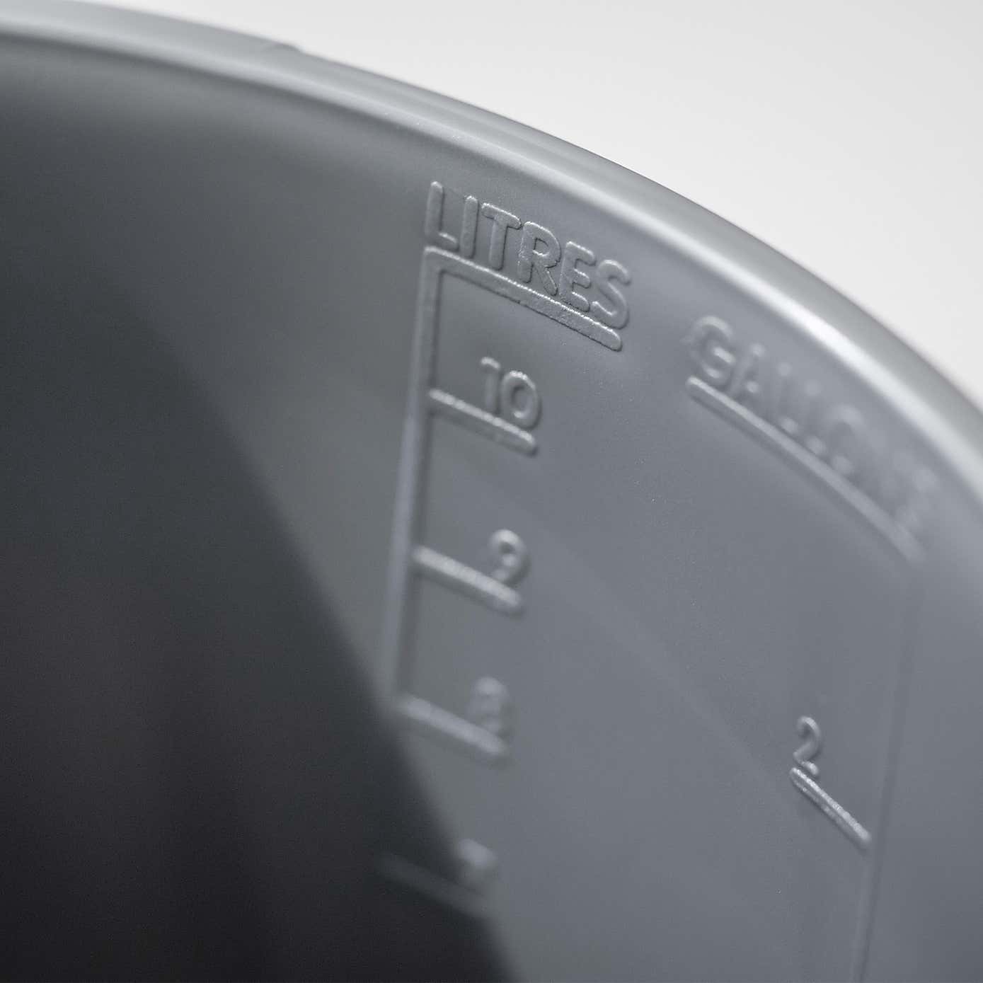 Addis Metallic Bucket, 10L