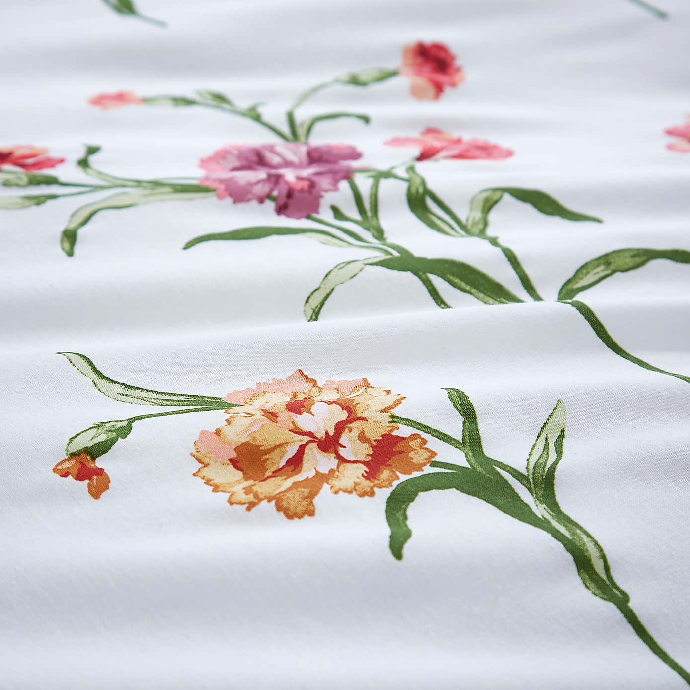 Carnation Bloom Navy Duvet Cover and Pillowcase Set