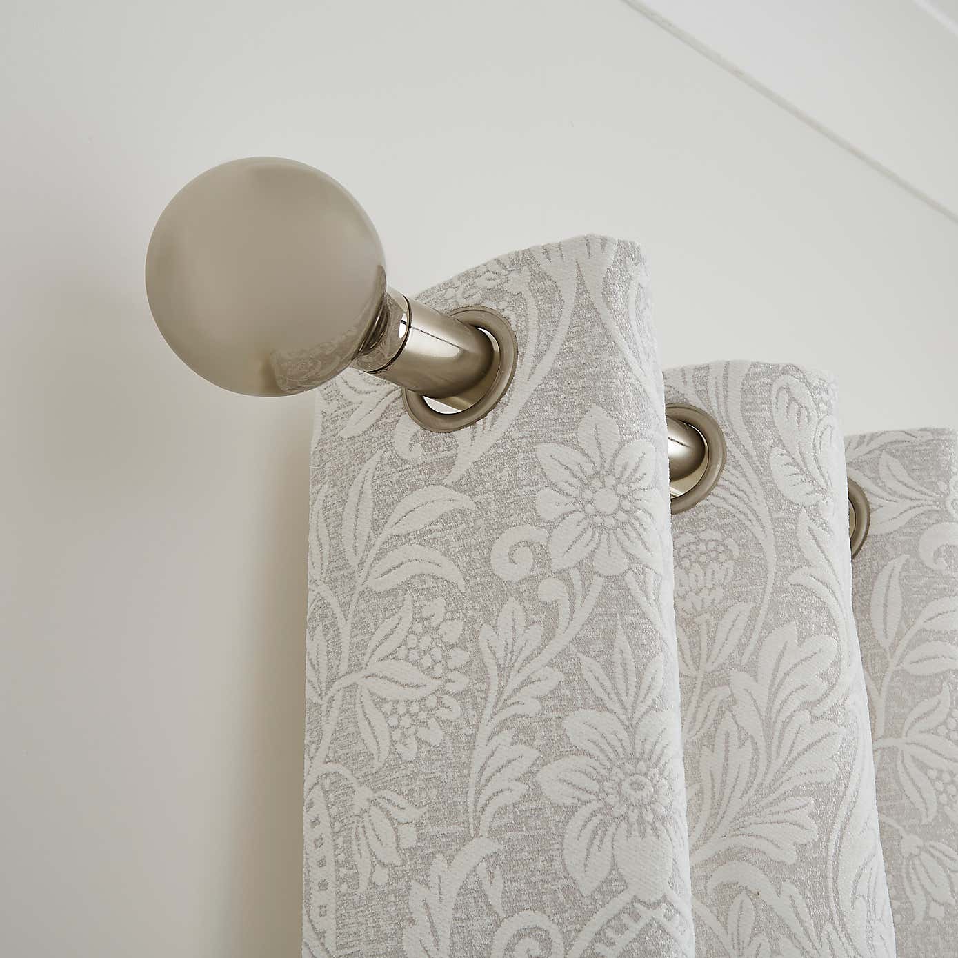 Contemporary Ball Fixed Metal Curtain Pole with Rings