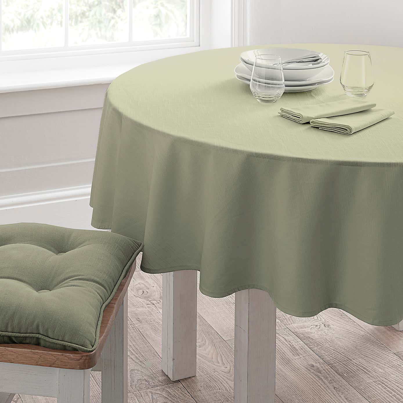 Isabelle Round Tablecloth