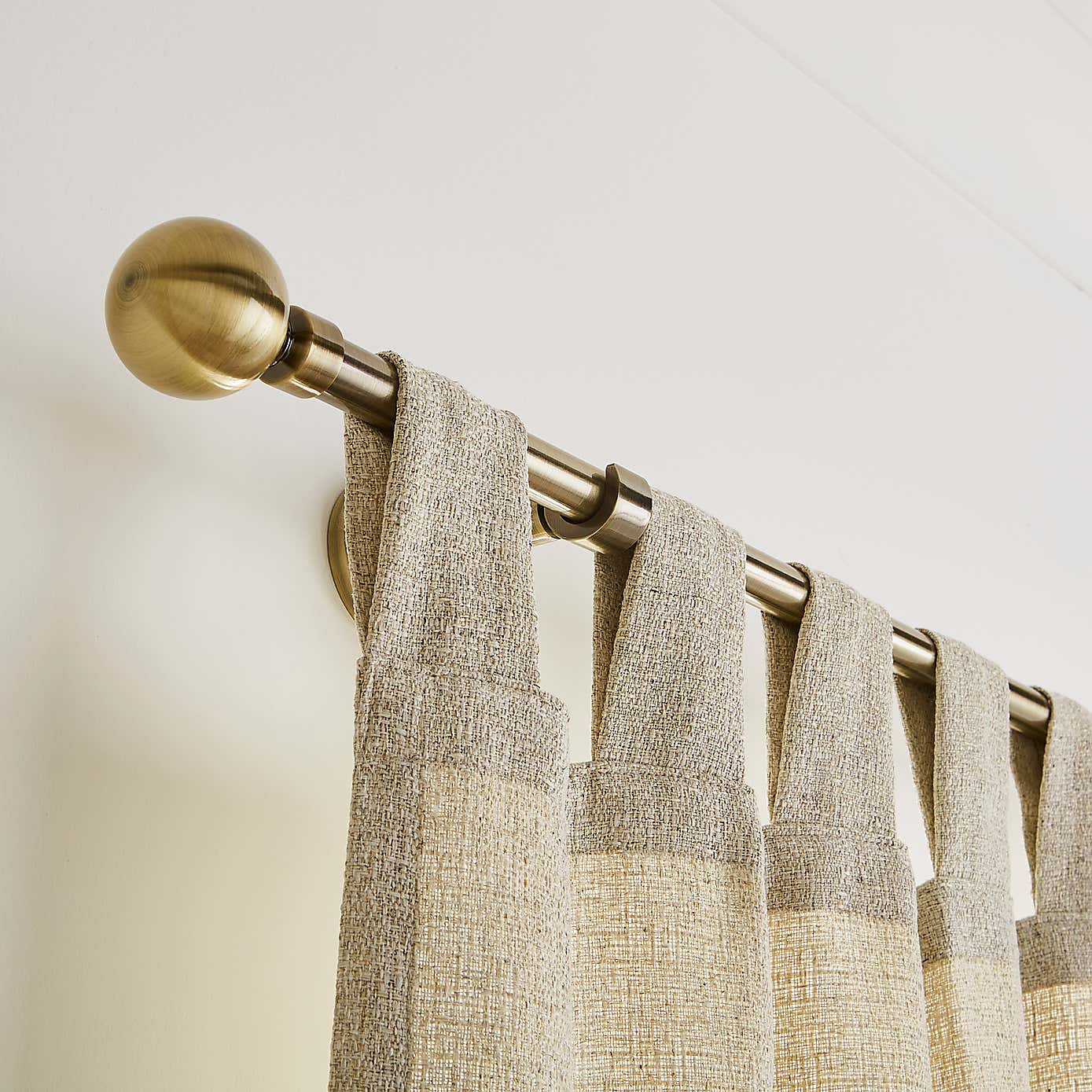 Ashton Metal Extendable Eyelet Curtain Pole