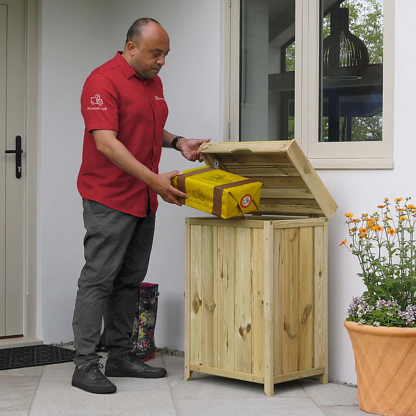 Keep Safe Parcel Store