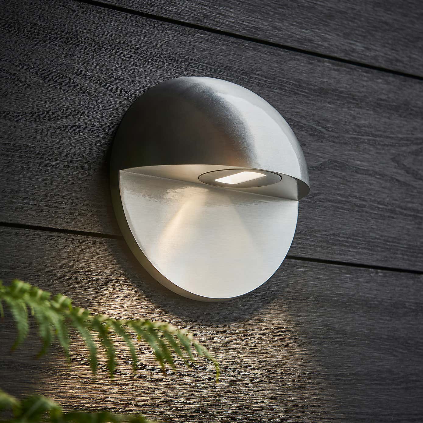 Kip Outdoor Wall Light