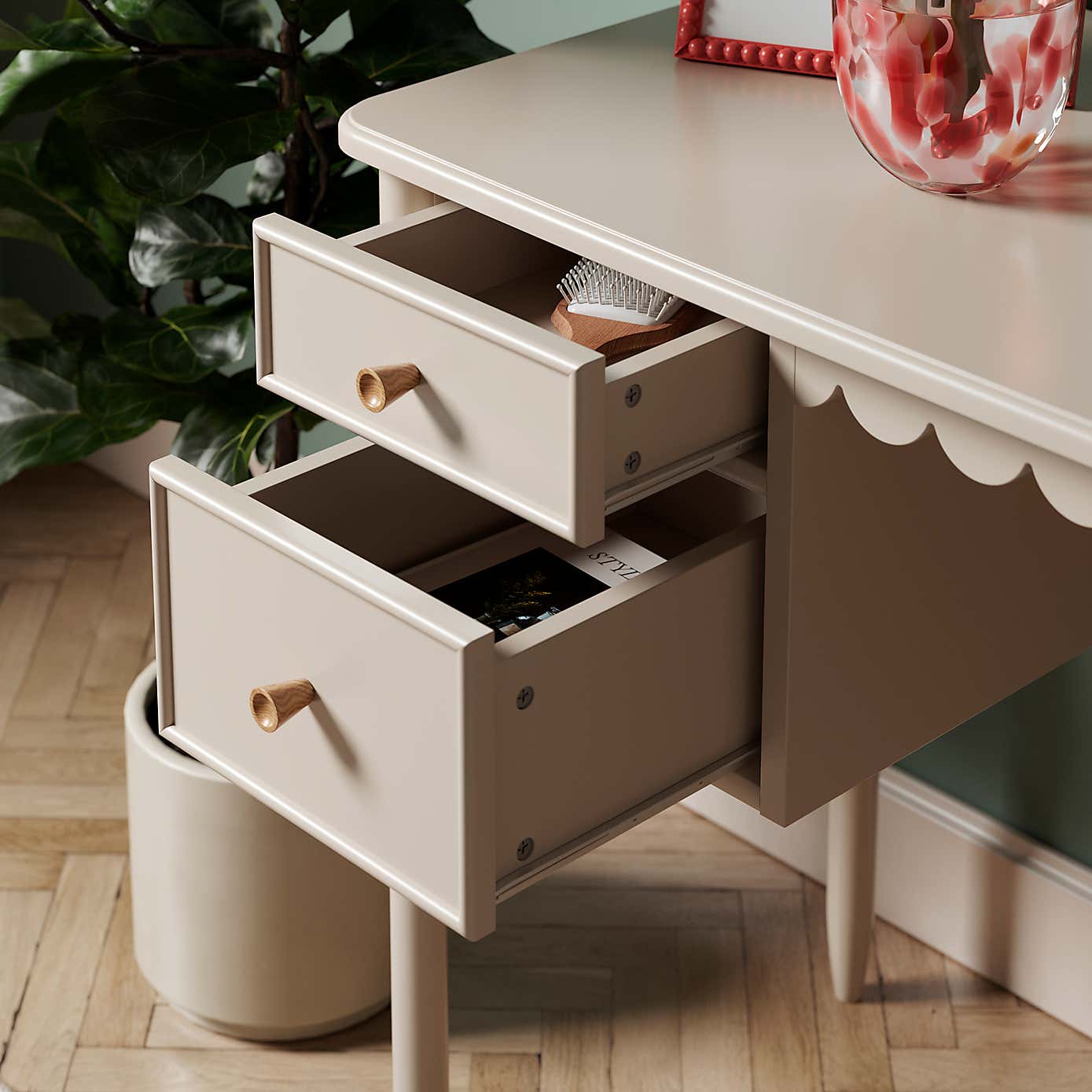 Remi Dressing Table