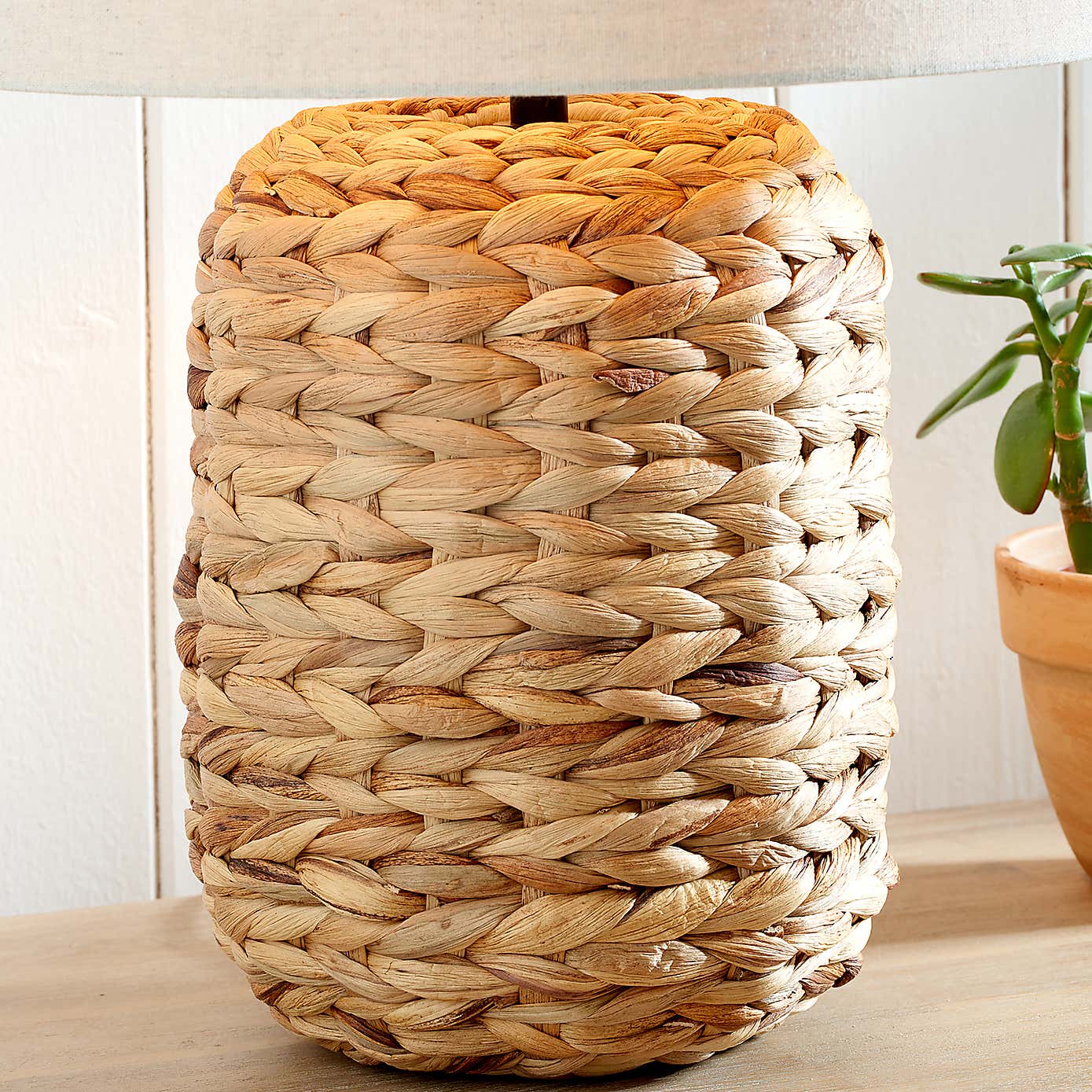 Zadi Plaited Tall Water Hyacinth Table Lamp