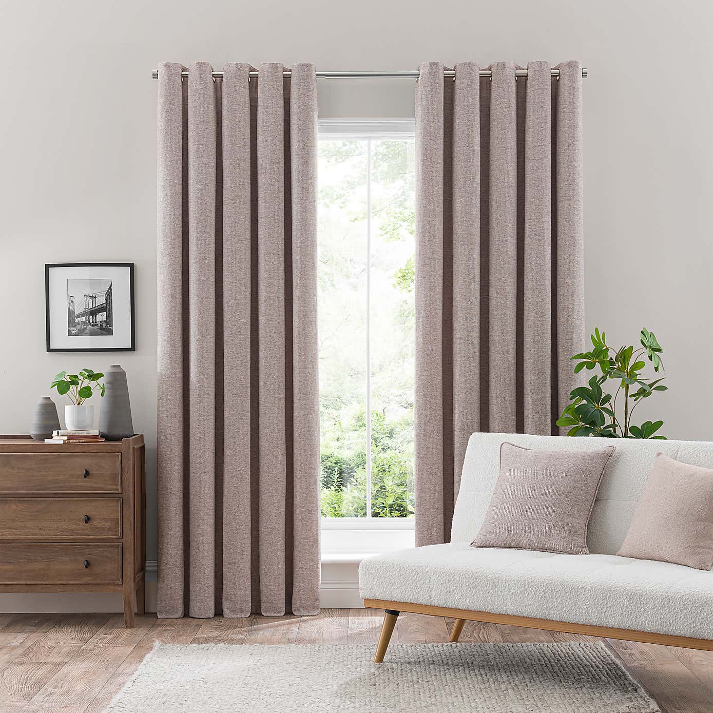 Chester Eyelet Curtains