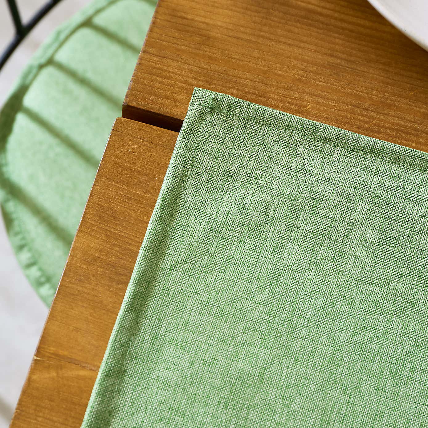 Set of 2 Water Resist Placemats