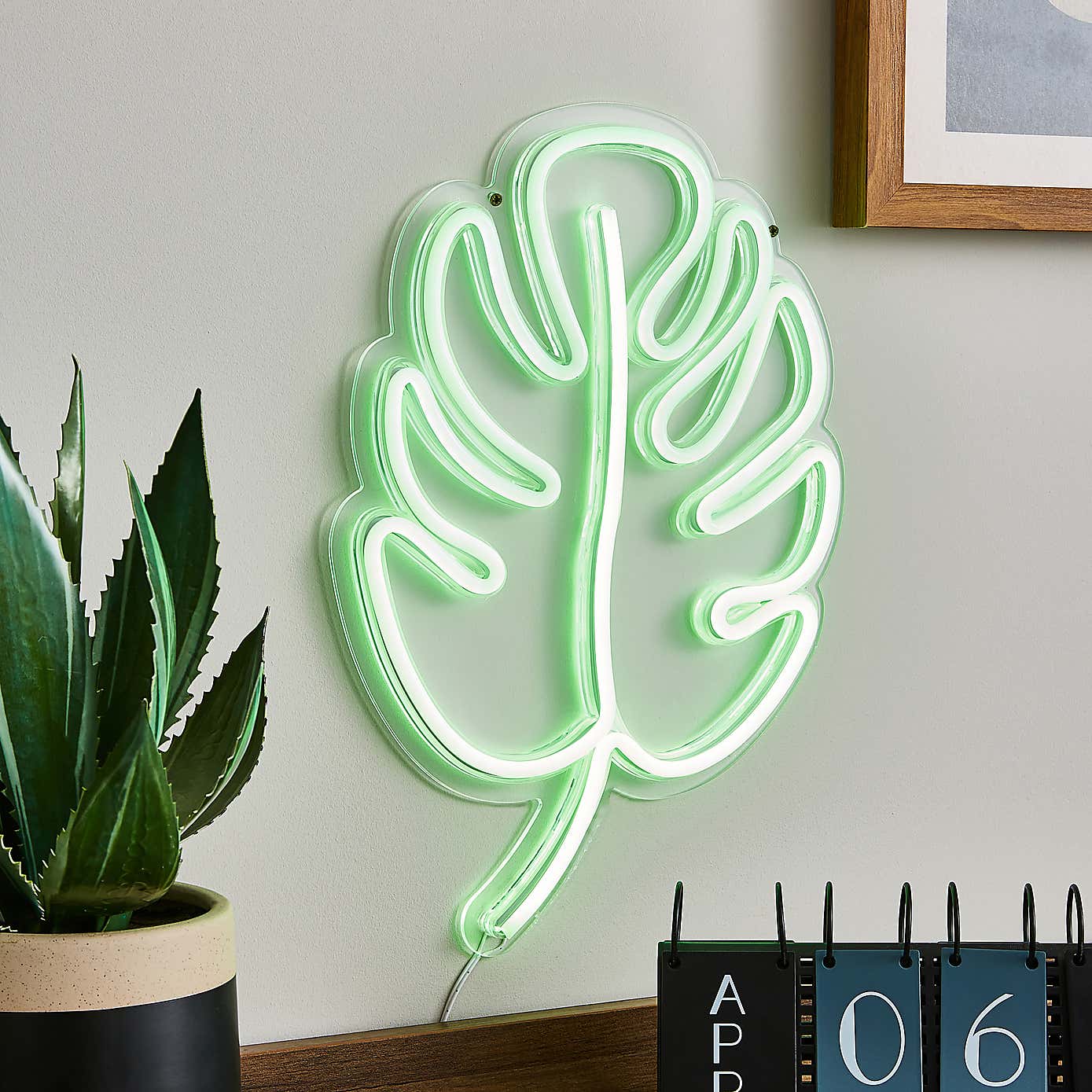 Leaf Neon Wall Light