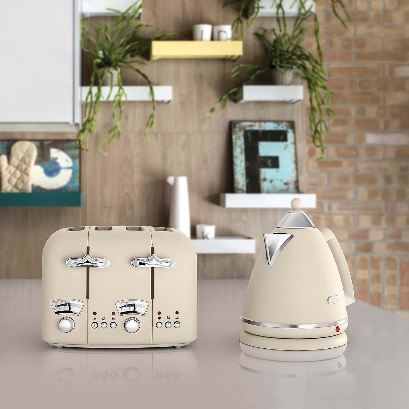 Delonghi 4 Slice Argento Toaster