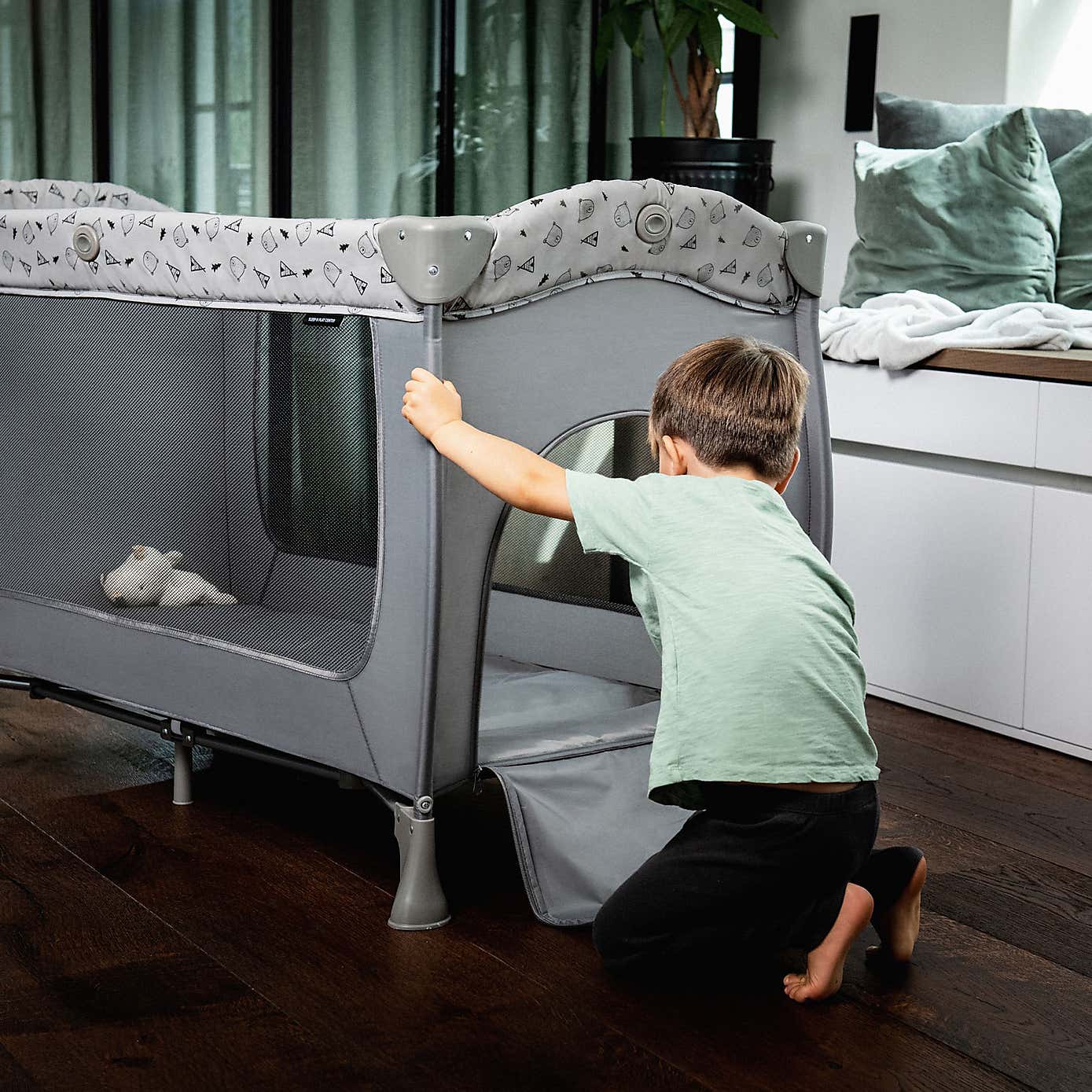 Hauck Sleep 'n Play Center Stars Travel Cot