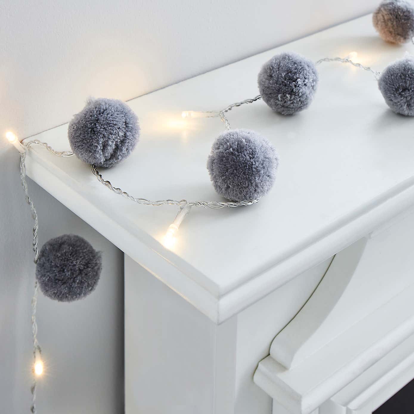 Pom Pom String Light