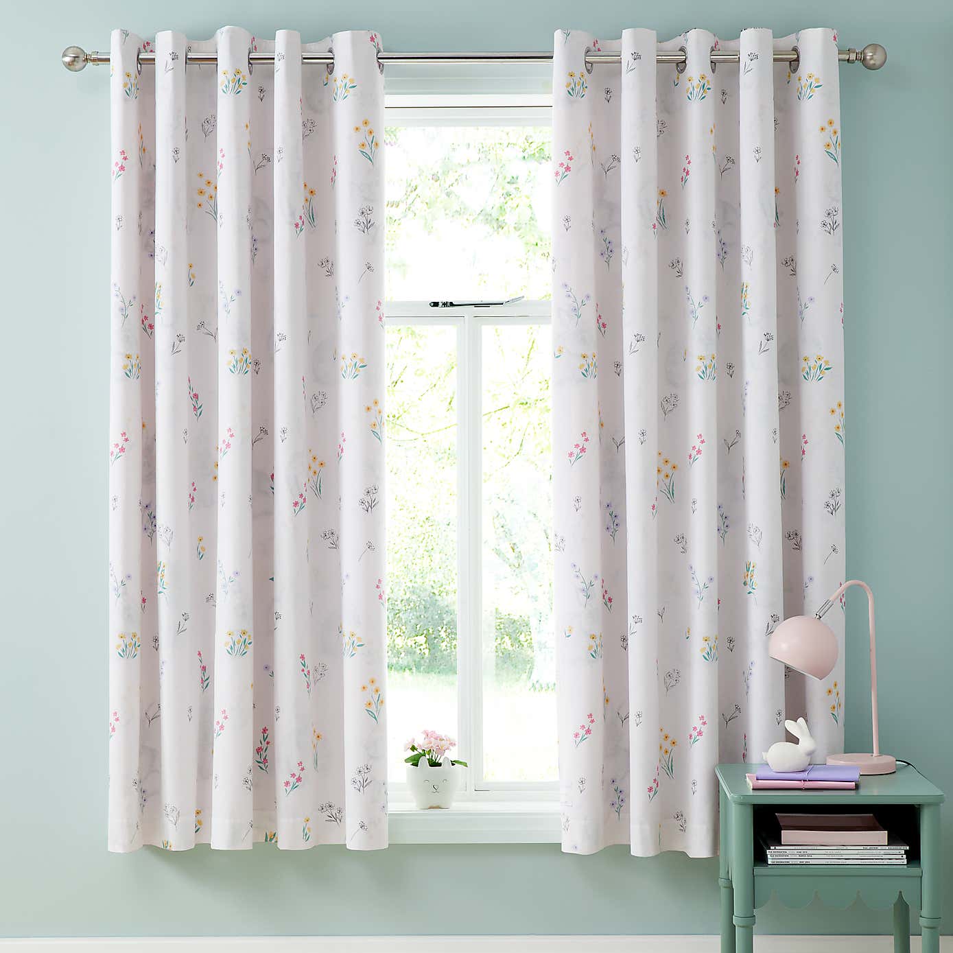 Catherine Lansfield Bunny Tails Ditsy Flowers Eyelet Curtains