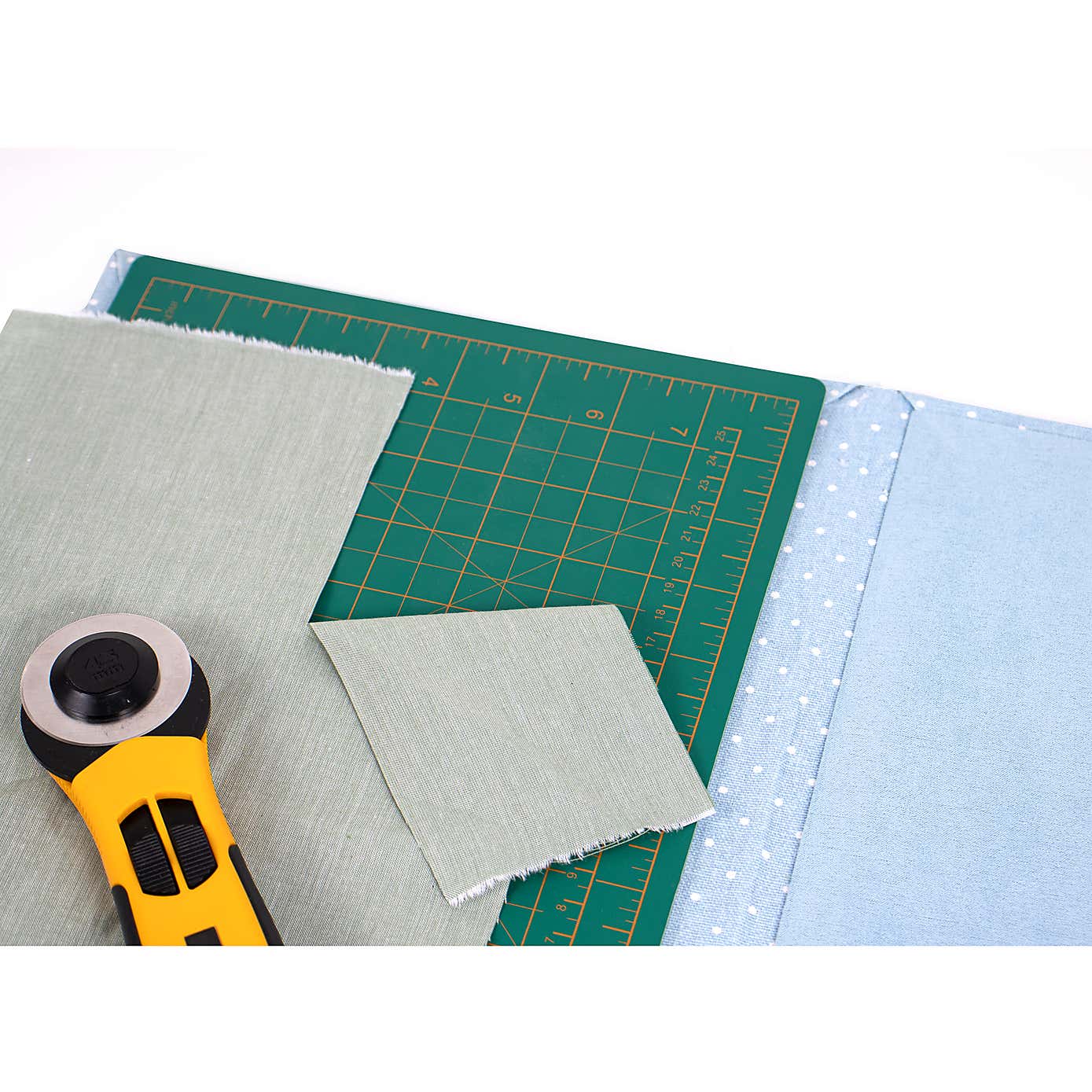 Quilters Multi Mat 30 x 24cm Blue Spot