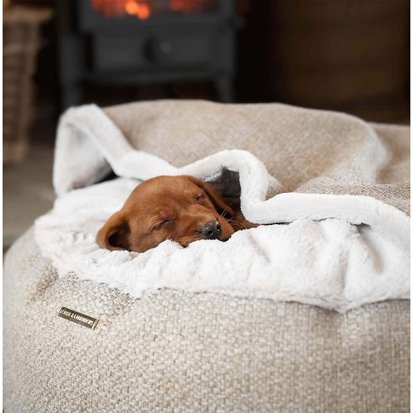 Lords and Labradors Essentials Herdwick Dog Den