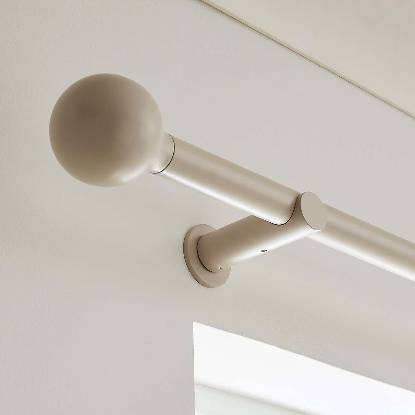 Contemporary Ball Fixed Metal Curtain Pole with Rings