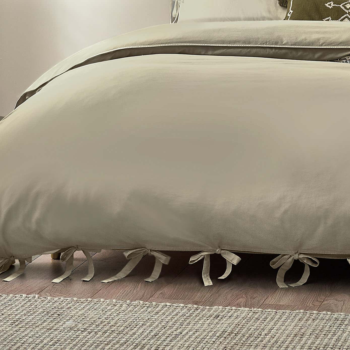 Riviera Yard Mallow Bow Tie Cotton Duvet Cover & Pillowcase Set