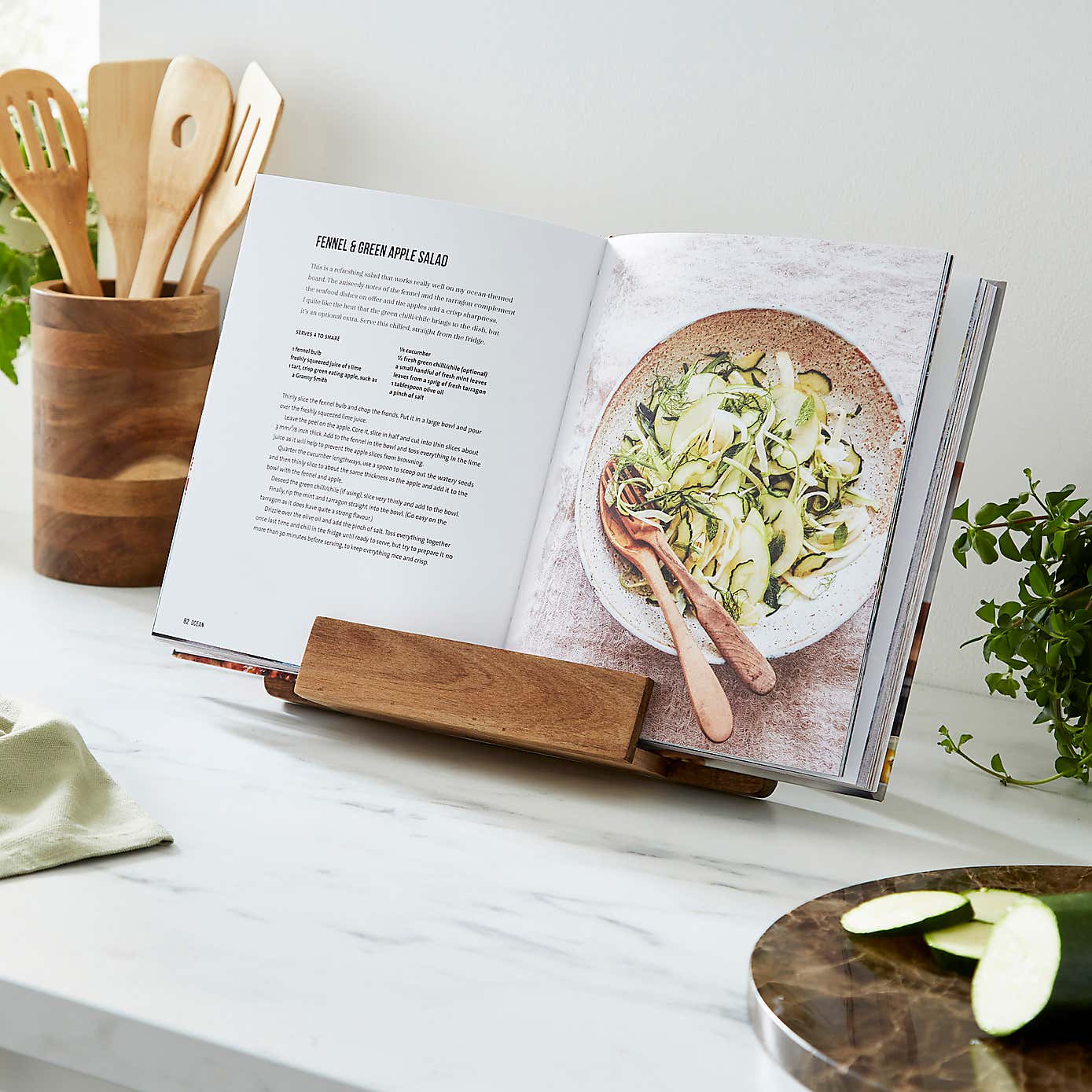 Cook book stand acacia