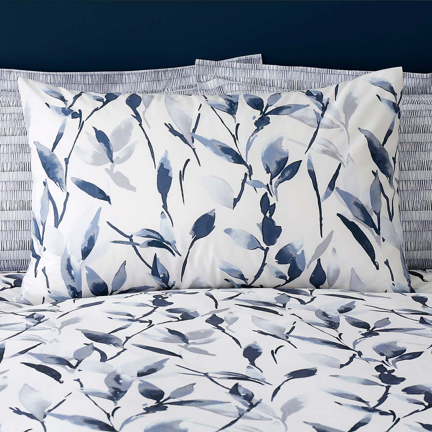 Zen Reversible Duvet Cover and Pillowcase Set
