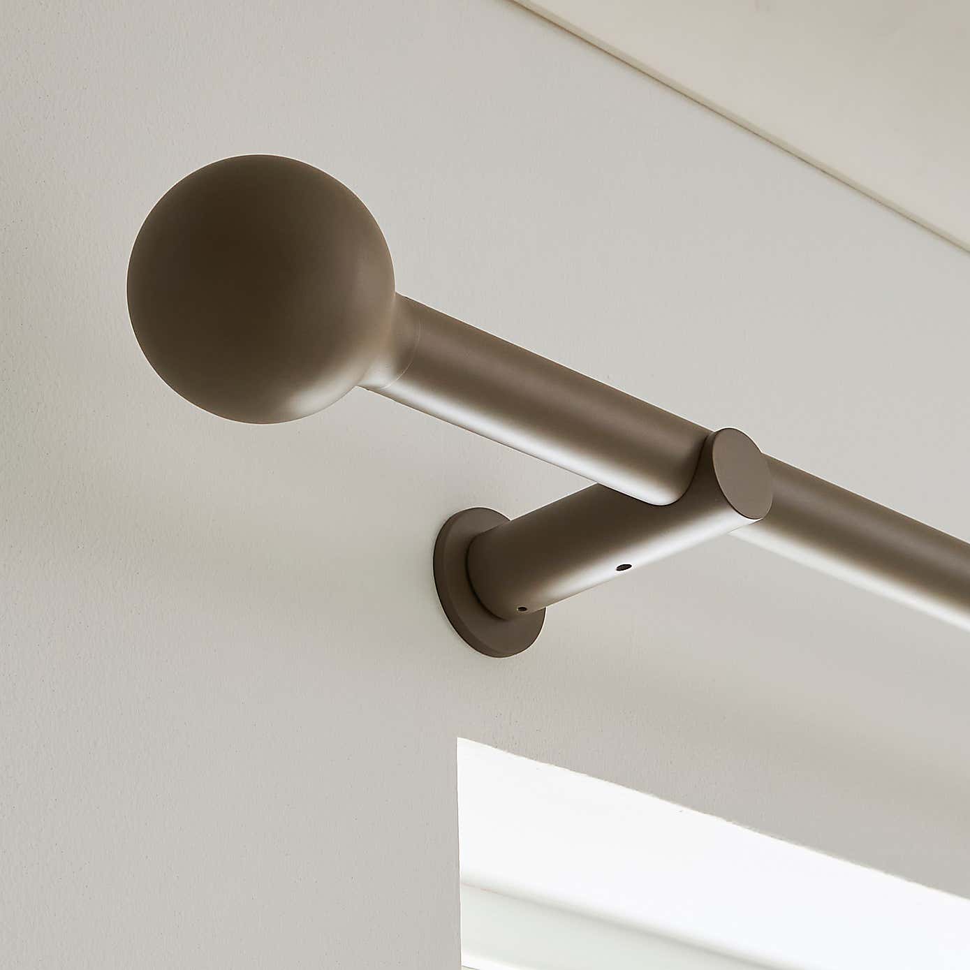 Contemporary Ball Fixed Metal Curtain Pole with Rings