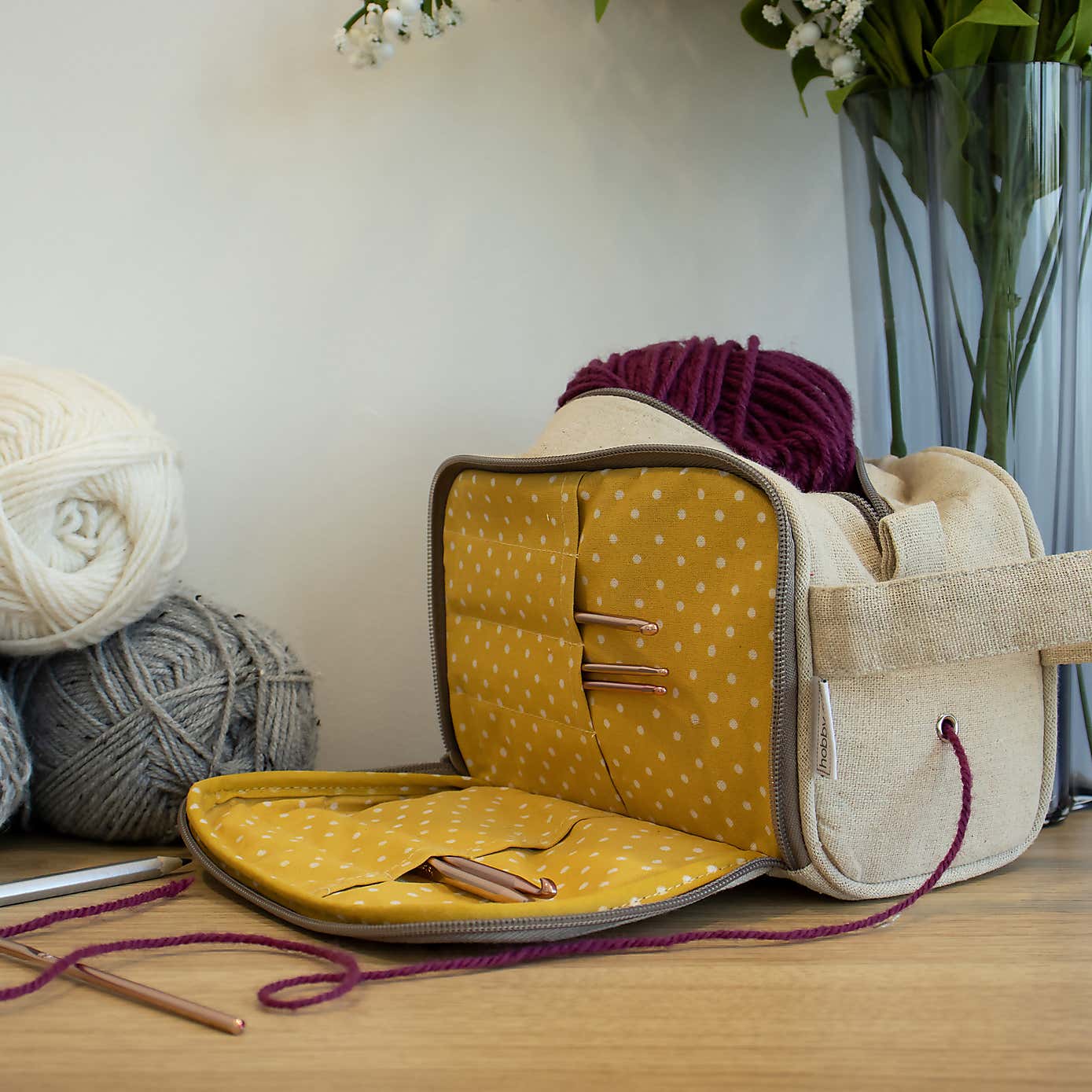 Hobby Gift Bee Crochet Bag