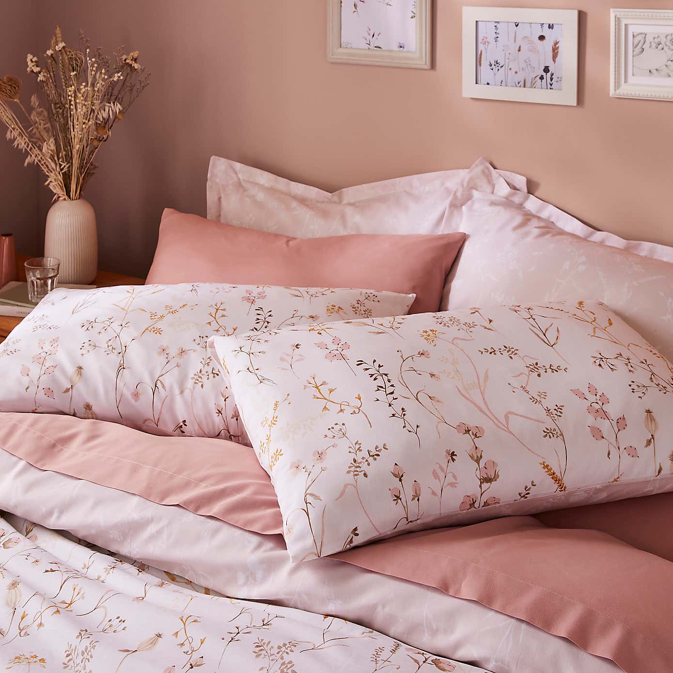 Freya Stem Floral 144 Thread Count Cotton Duvet Cover & Pillowcase Set