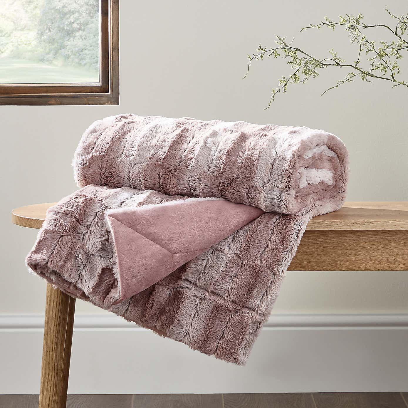 Plush Faux Fur 130cm x 180cm Throw