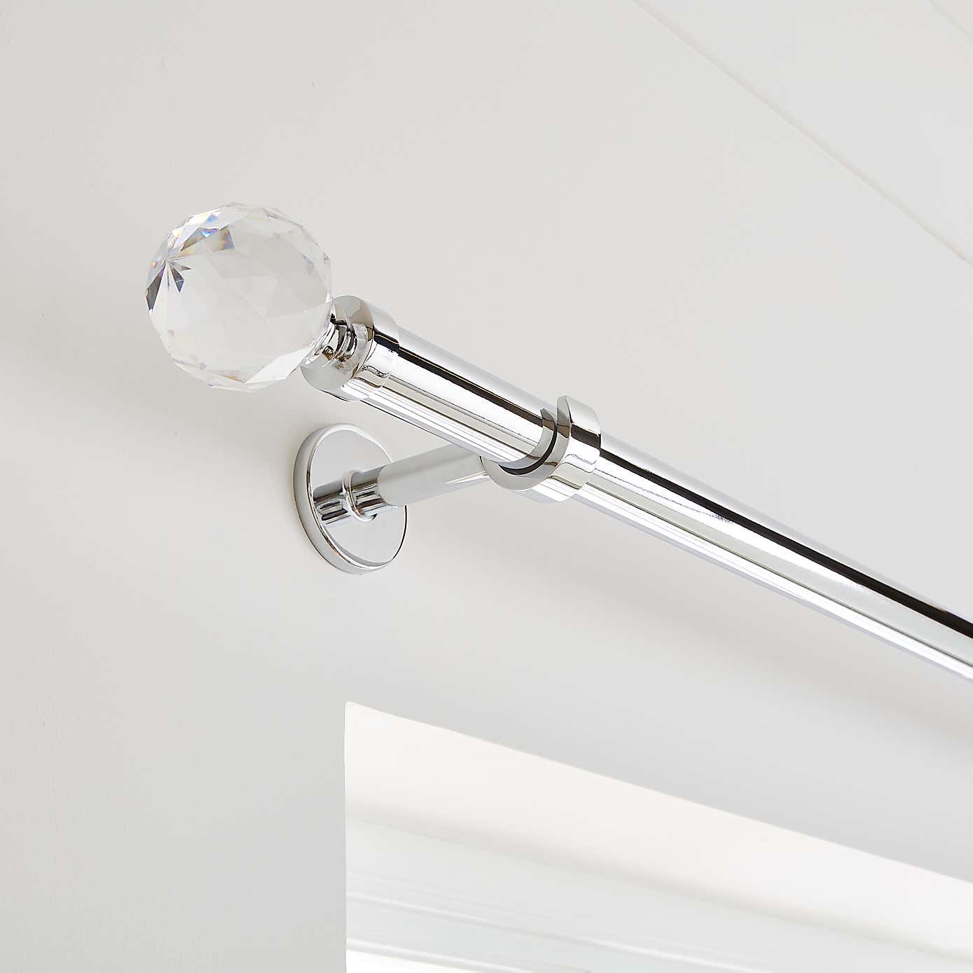 Faceted Ball Extendable Metal Eyelet Curtain Pole