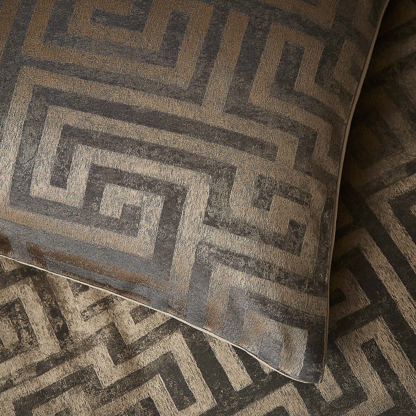 Hotel Tris Greek Key Duvet Cover and Pillowcase Set