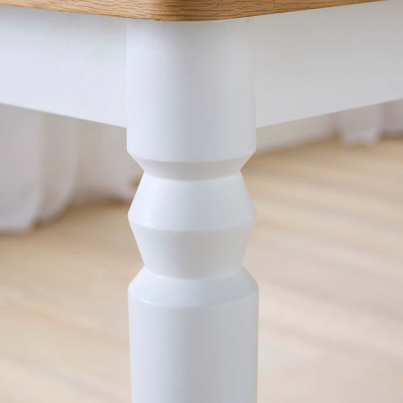 Pip 8-10 Seater Extendable Dining Table