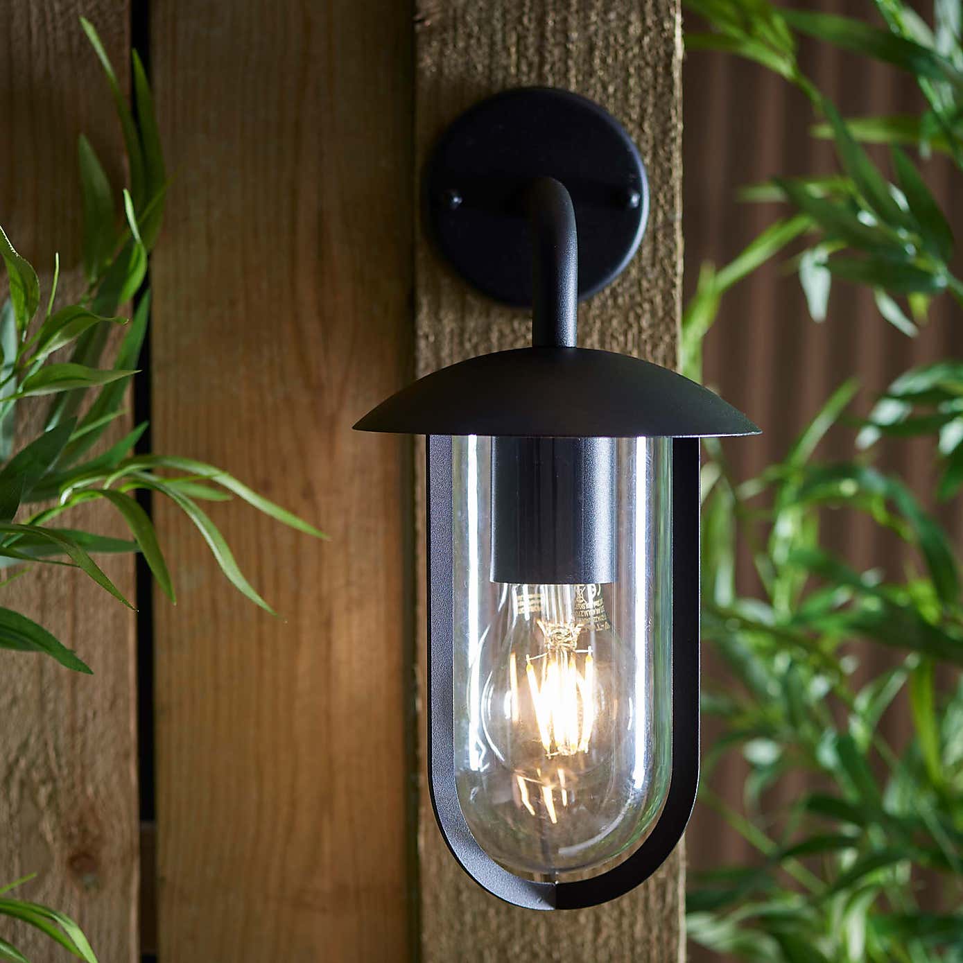 Vogue Roman Outdoor Wall Light