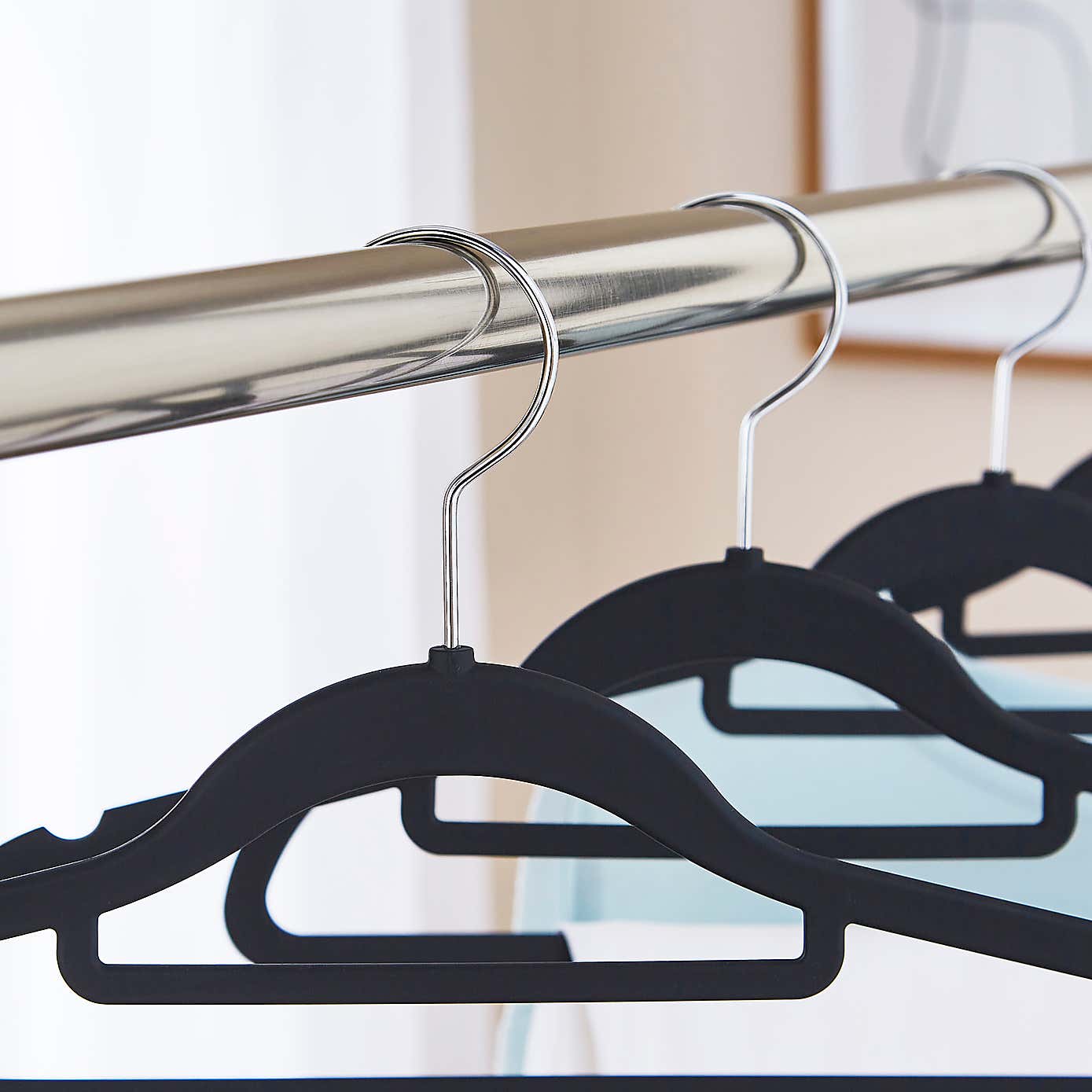 Pack of 5 Non Slip Hangers