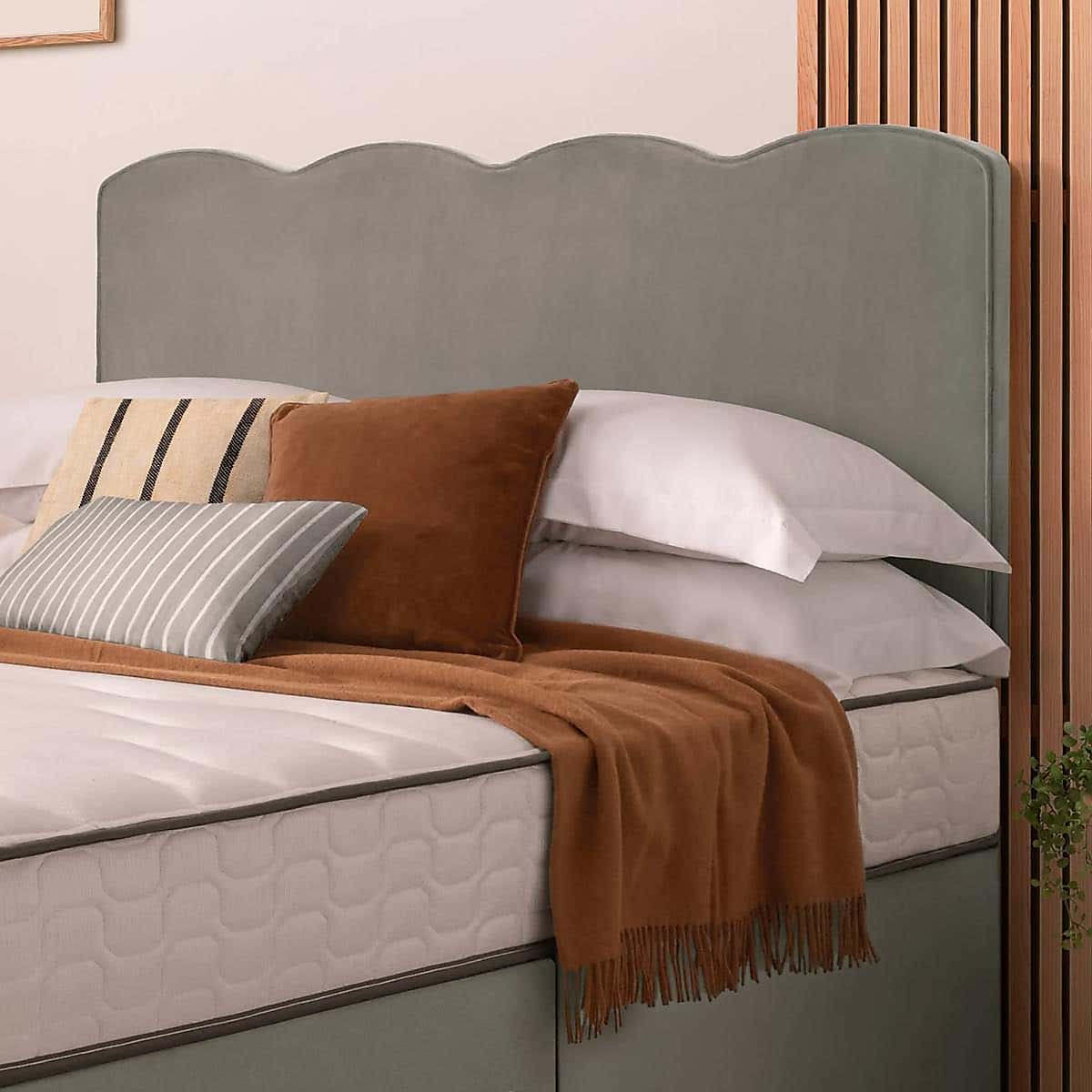 Silentnight 2 Drawer Divan Bed With Velvet Wave Headboard