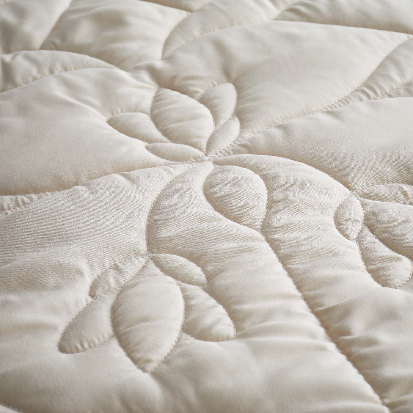 Quilted Nouveau Duvet Cover and Pillowcase Set