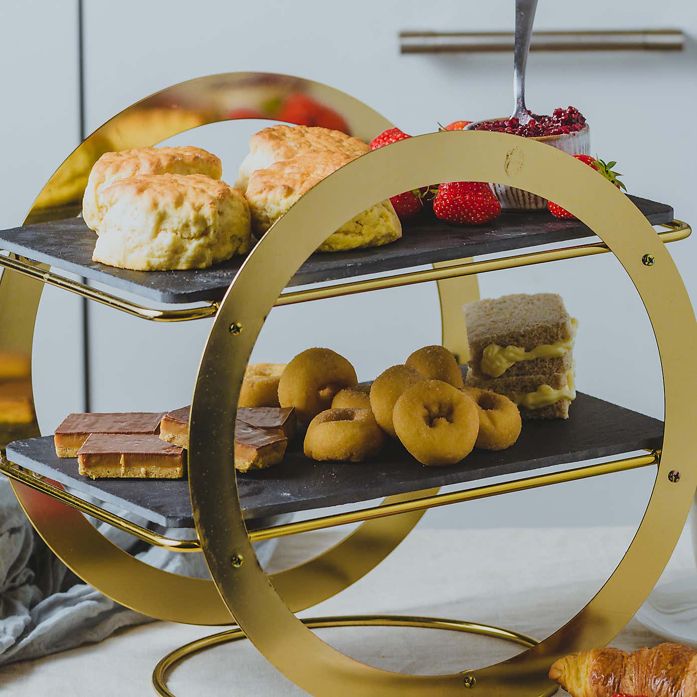 Artesà Wheel Frame Serving Stand