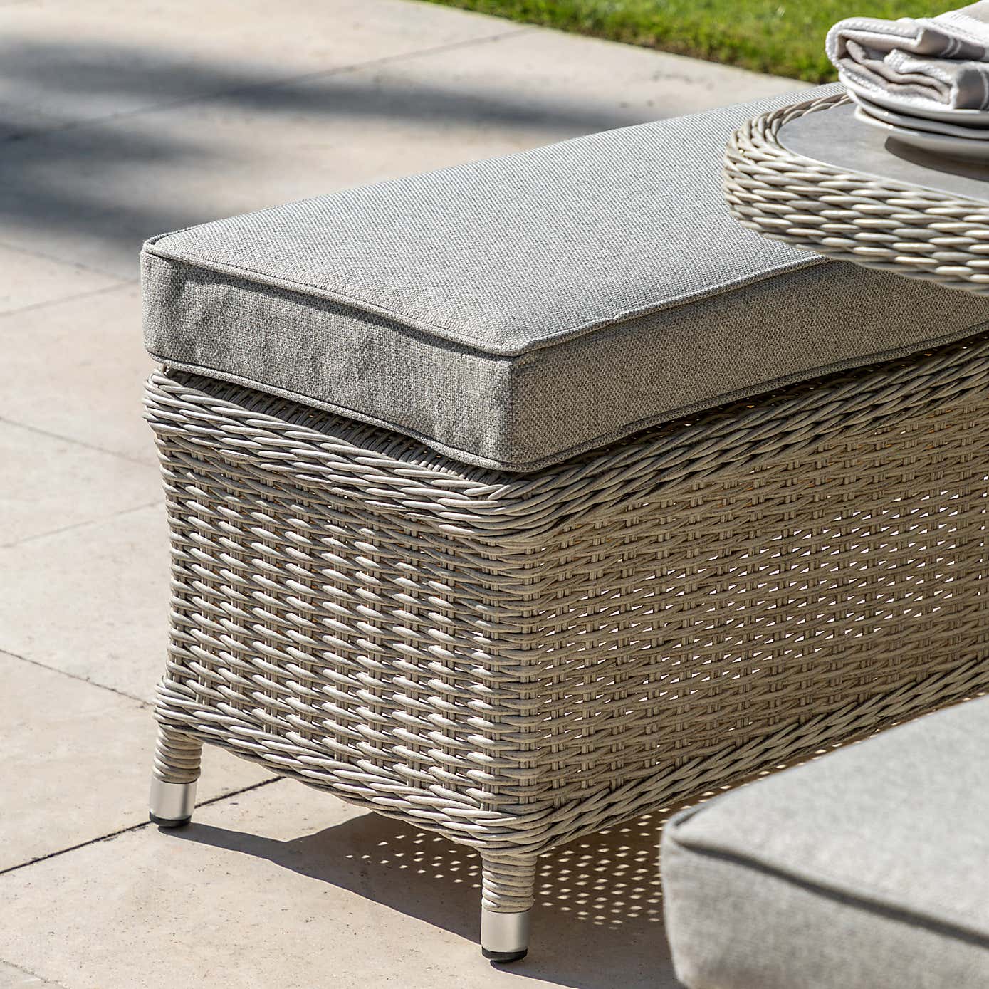 Kingsdown Corner Square Dining Set with Fire Pit