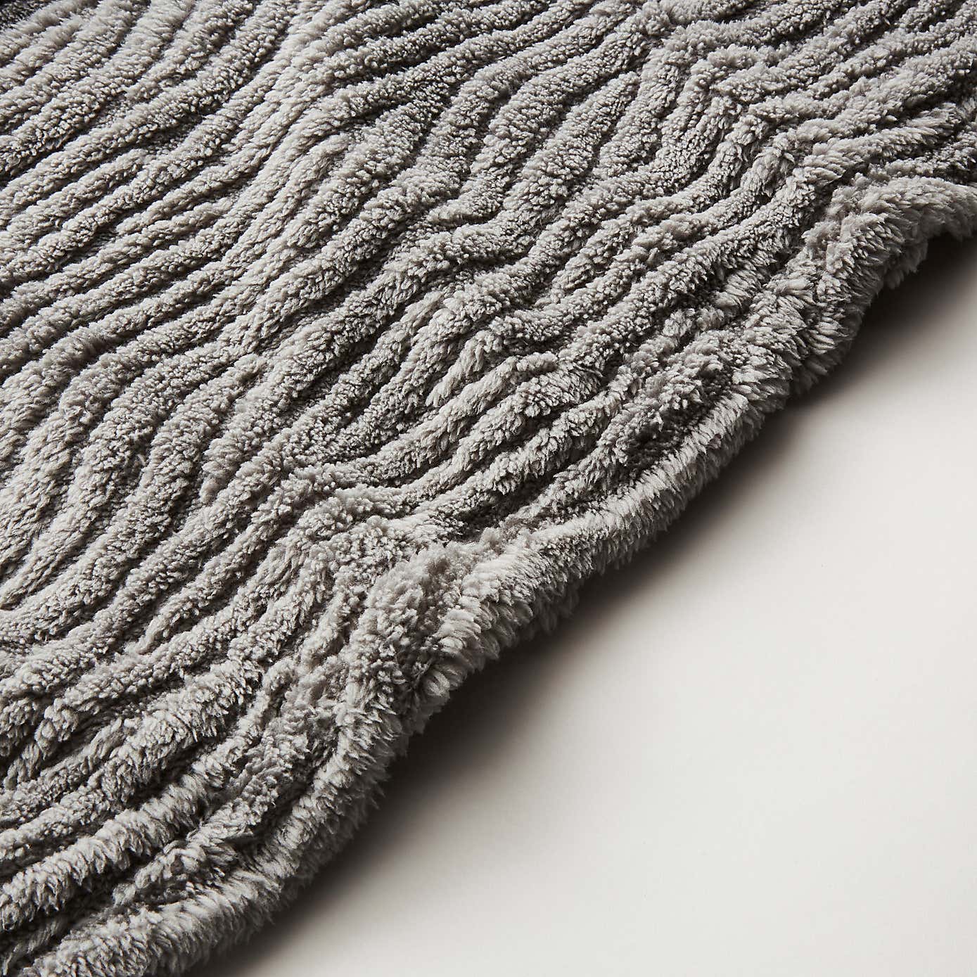 Henwood Textured Fleece Throw 130x170cm