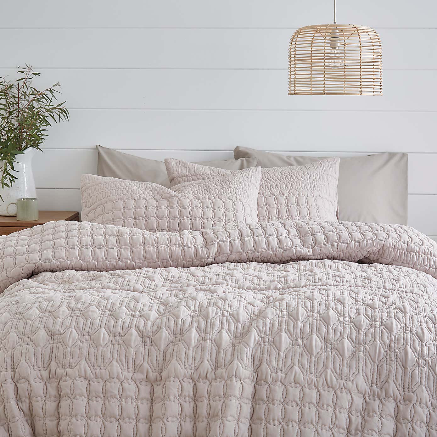 Billie White Duvet Cover and Pillowcase Set